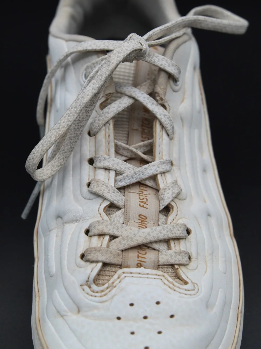 Mizuno White Cream Athletic Cleats